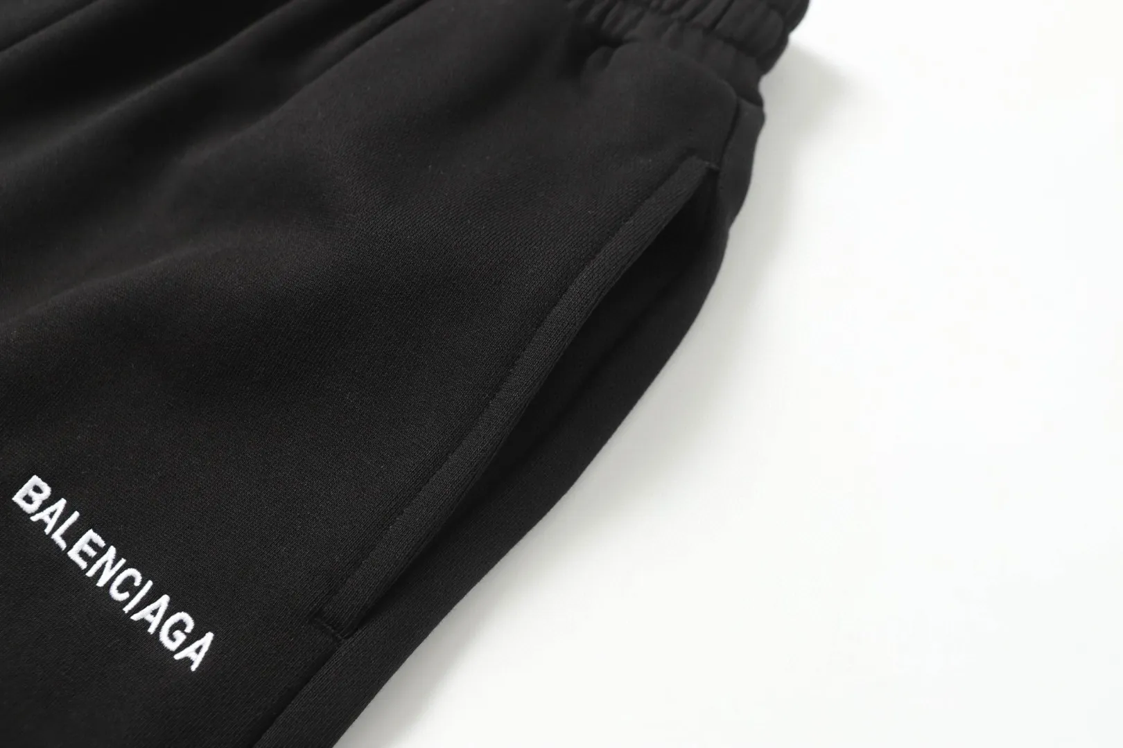 Quality🔥Classic 。 ，420g ， 。 ， Versatile， ， 99%。 、 、 、1:1 ， ， 。 ， Same Style ：630# Sizes：XS.S.M.L ：Black、 、